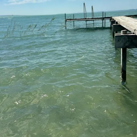 Apartment Lakehouse With Private Pier