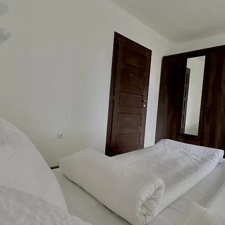 Apartment Lakehouse With Private Pier Balatonvilagos
