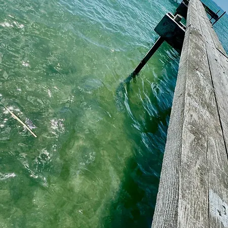 Lakehouse With Private Pier Apartment Balatonvilagos